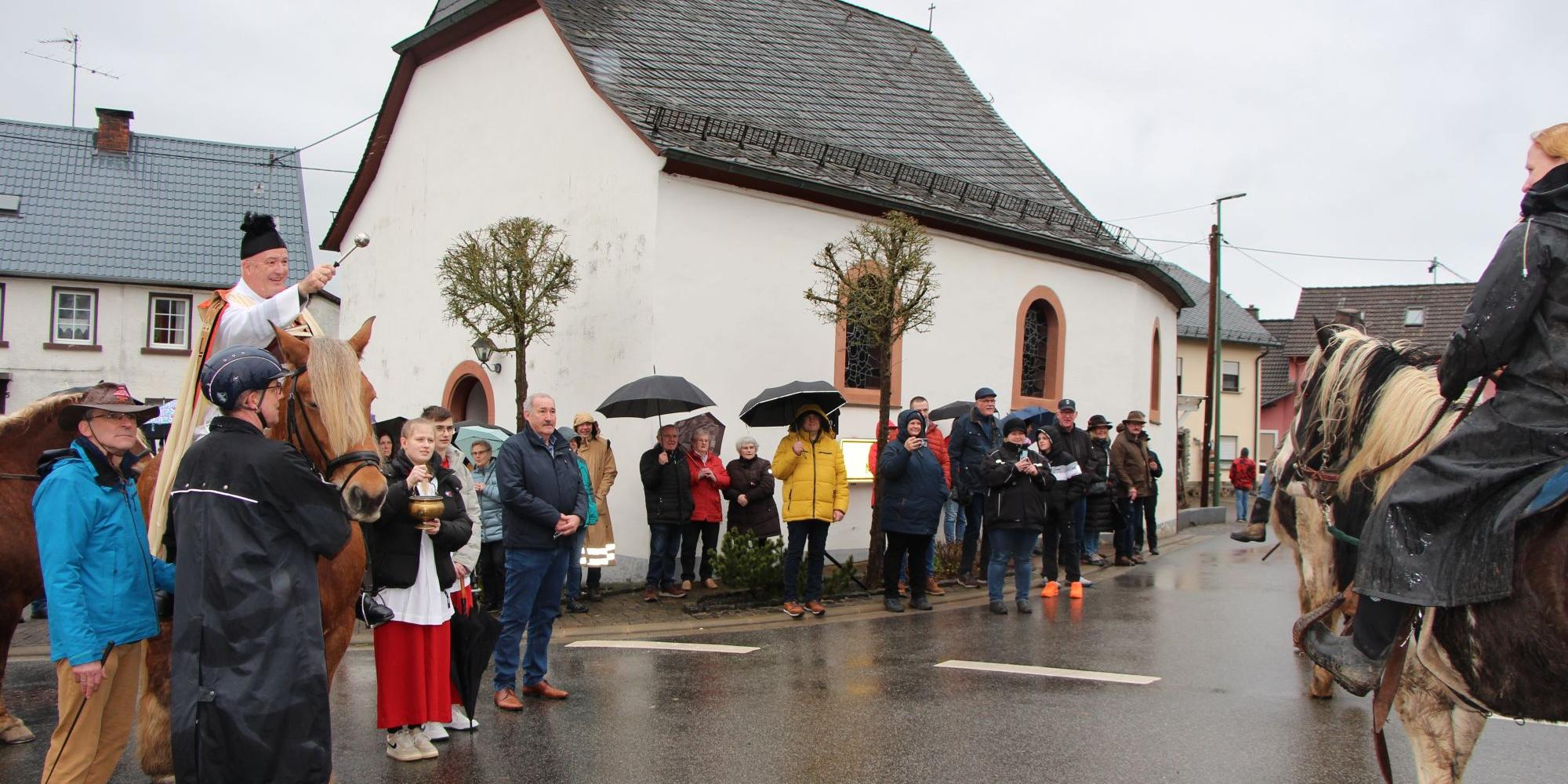 Für Pfarrer Heck war die Pferdesegnung eine Premiere.