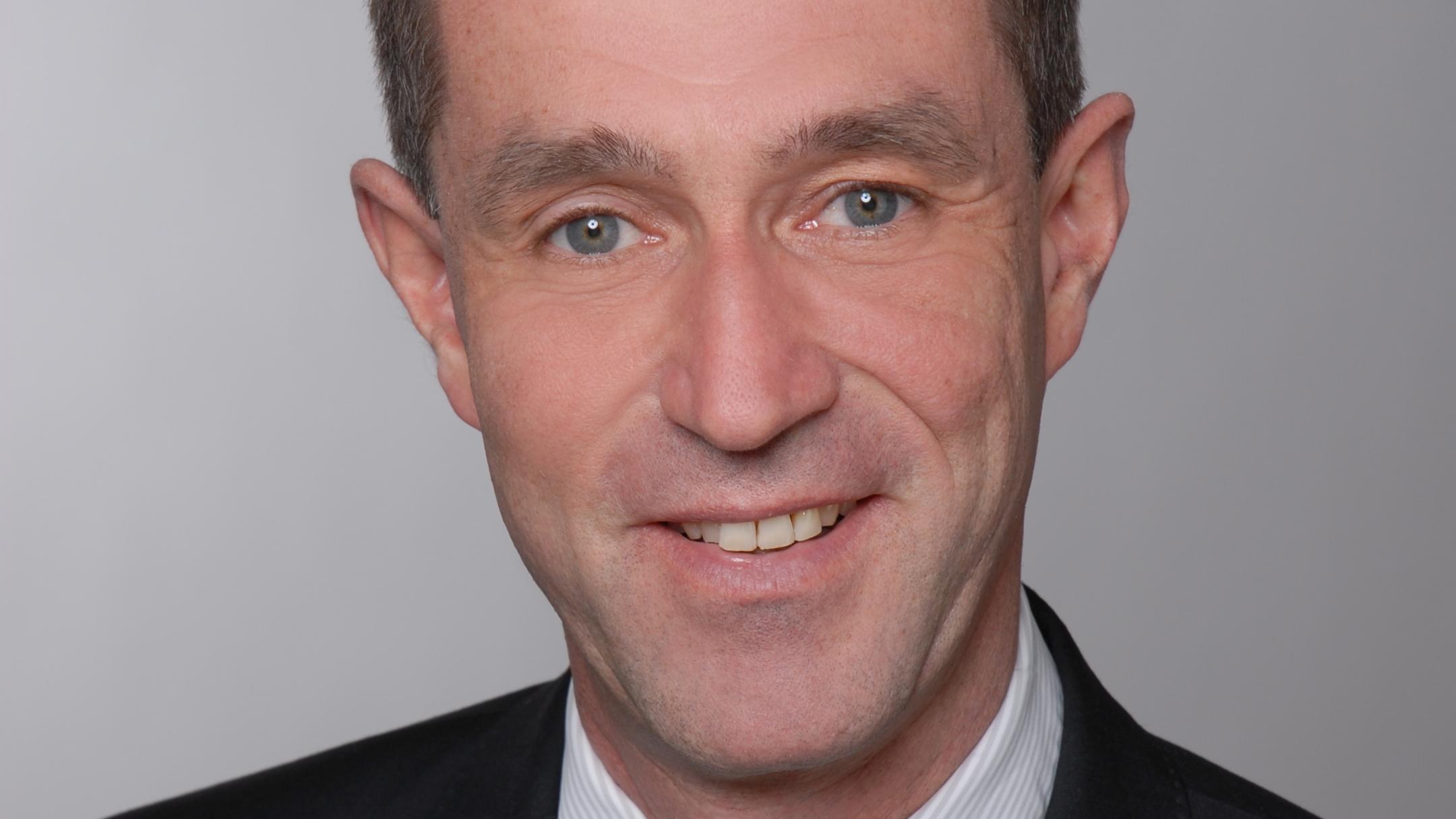 Prof. Dr. mult. Klaus Vellguth ist Inhaber des Lehrstuhls für Pastoraltheologie mit Homiletik an der Theologischen Fakultät Trier.