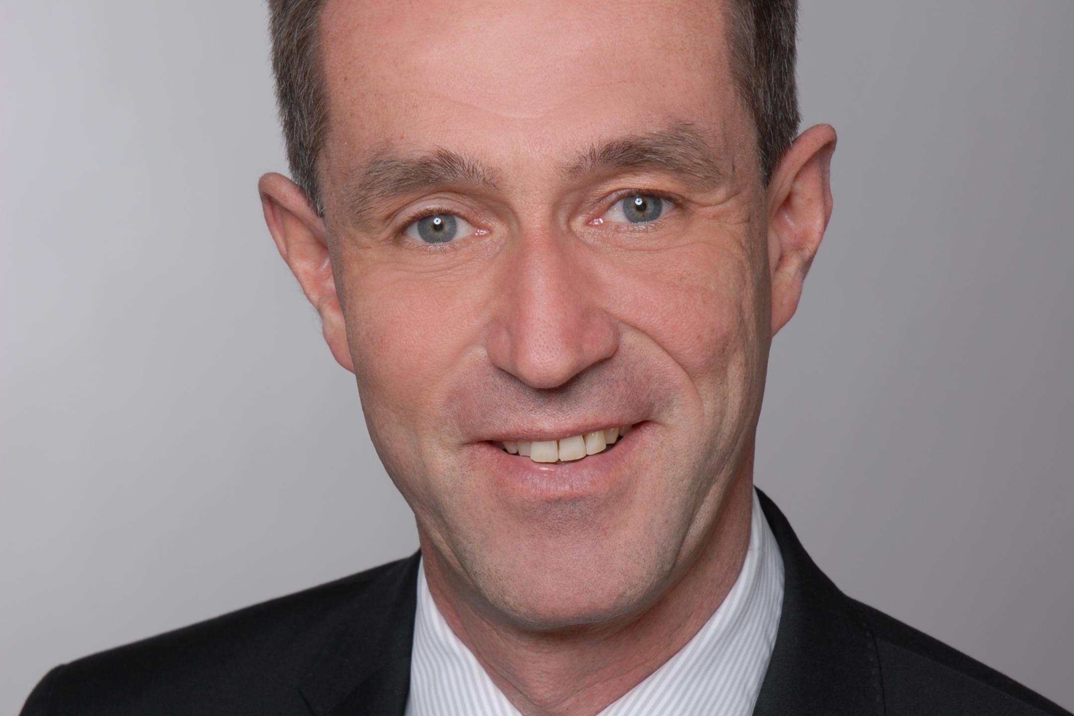 Prof. Dr. mult. Klaus Vellguth ist Inhaber des Lehrstuhls für Pastoraltheologie mit Homiletik an der Theologischen Fakultät Trier.