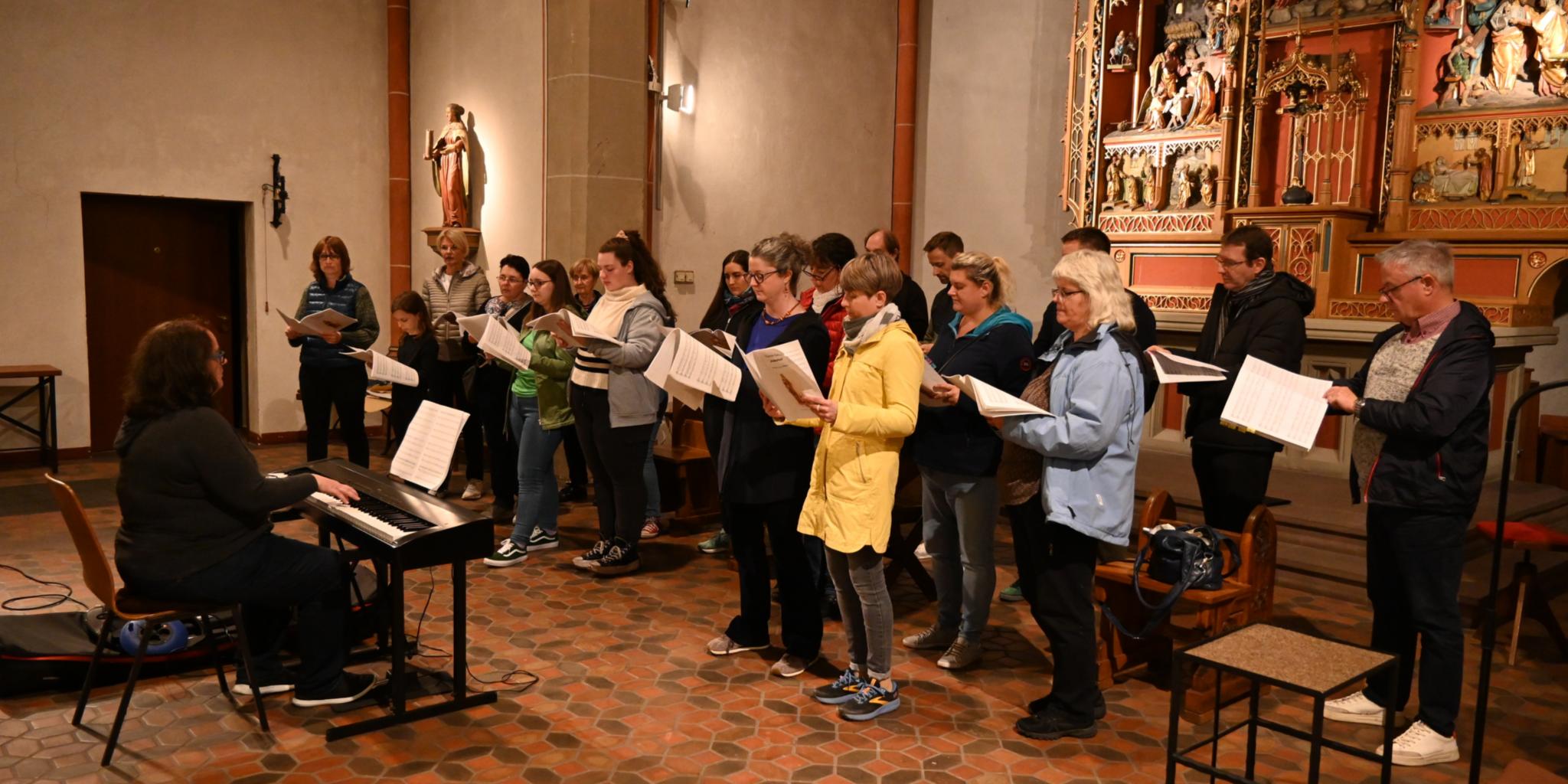 Der „Junge Chor TonLage“ freut sich schon darauf, dem Publikum das Leben des Hubertus musikalische näherzubringen. (c) privat Der „Junge Chor TonLage“ freut sich schon darauf, dem Publikum das Leben des Hubertus musikalische näherzubringen.