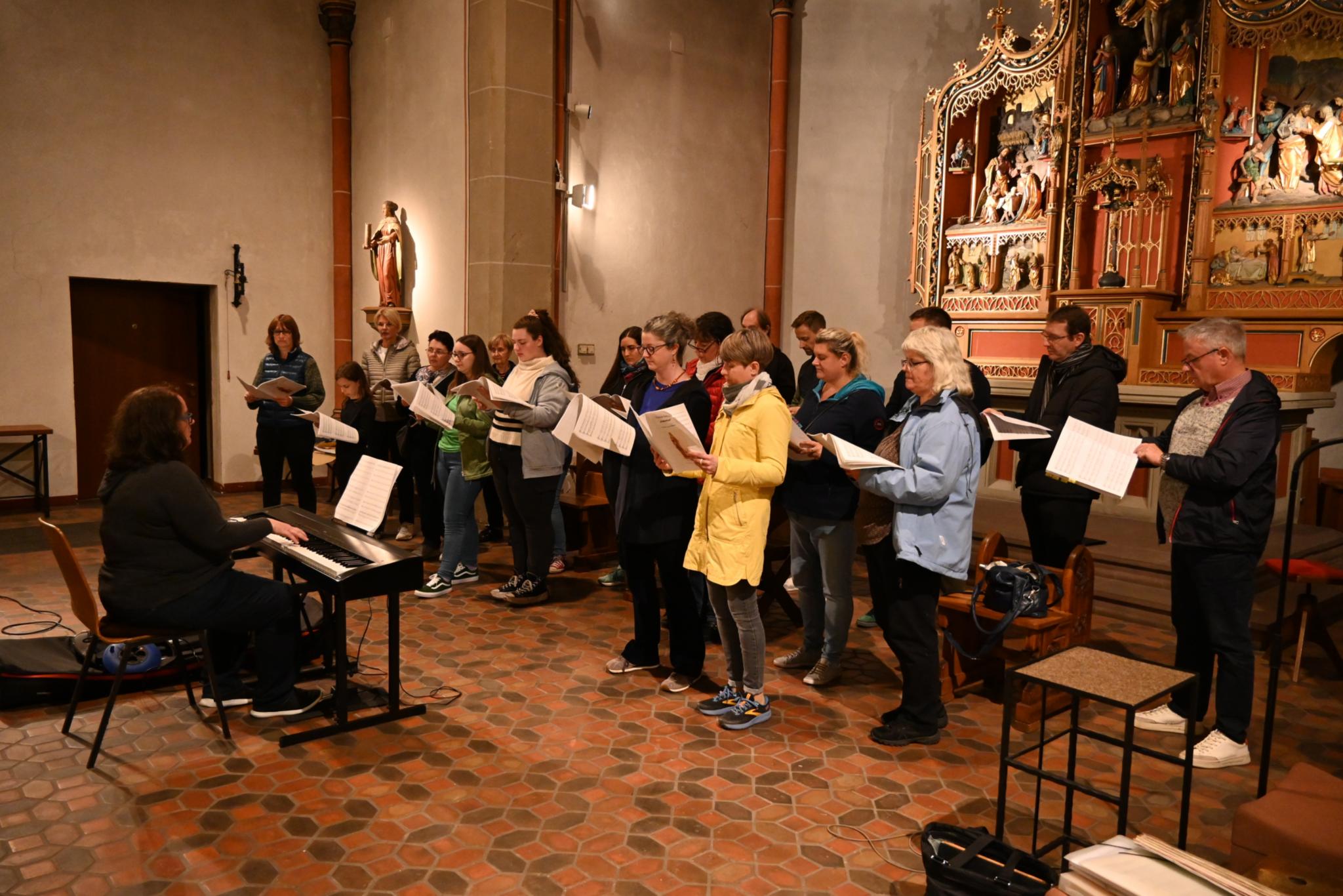 Der „Junge Chor TonLage“ freut sich schon darauf, dem Publikum das Leben des Hubertus musikalische näherzubringen.